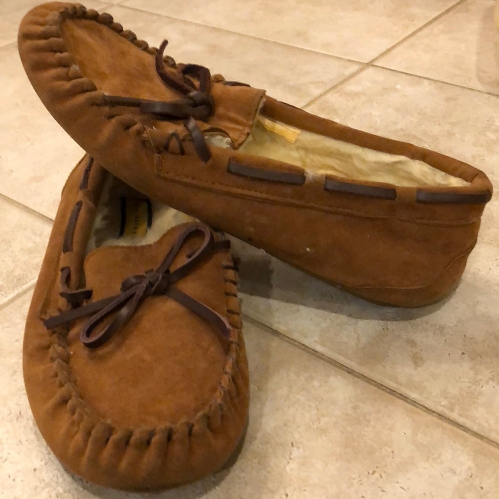 Prince & Fox Faux Fur- Lined Moccasins Size 6